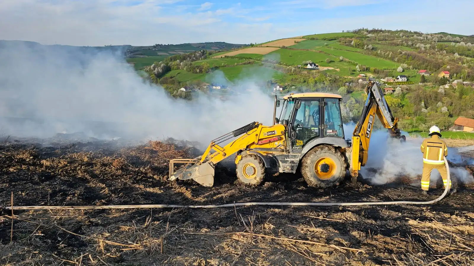 Pożar w Słowikowej. Paliła się trawa energetyczna