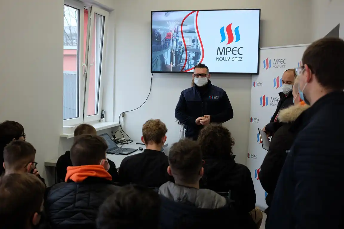 Uczniowie sądeckiego "Elektryka" odwiedzili MPEC
