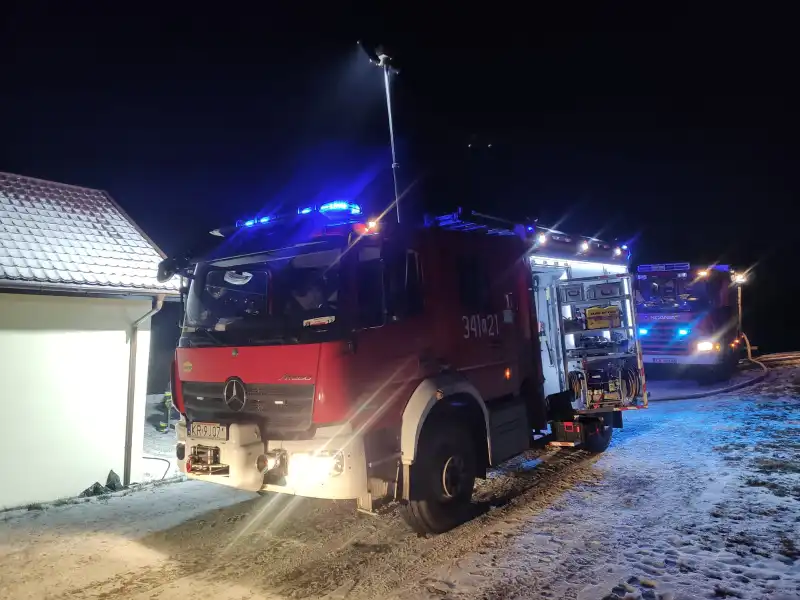Pożar w Zbyszycach. Paliło się na parterze budynku mieszkalnego