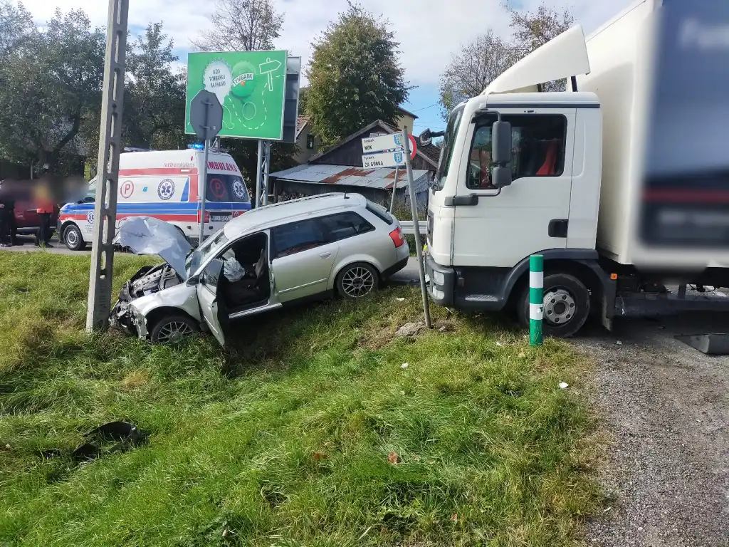 Wypadek w Tymbarku. Poszkodowana kobieta trafiła do szpitala