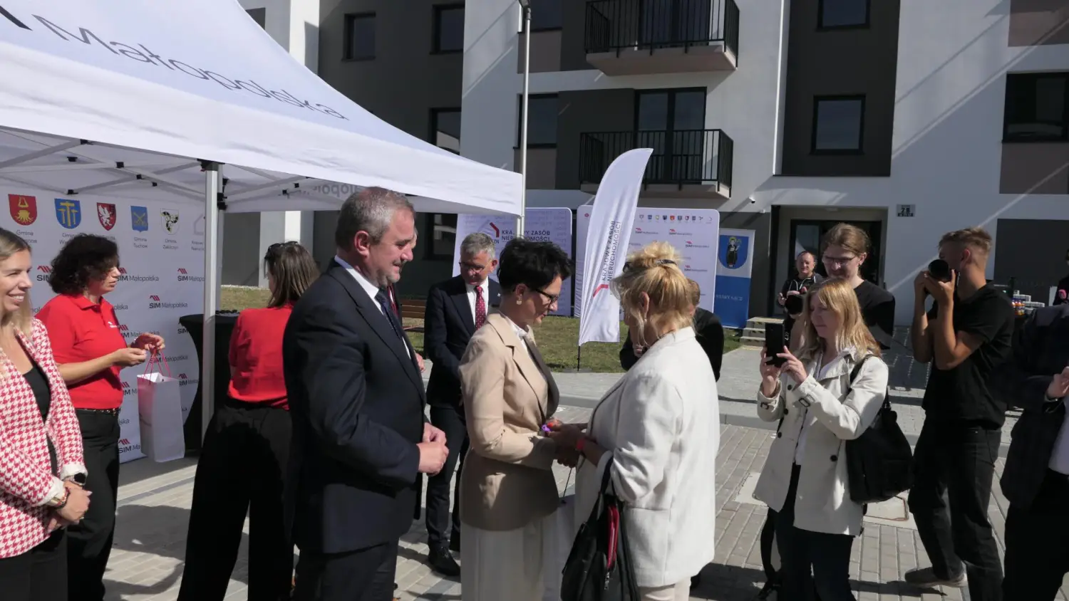 104 nowe mieszkania w Starym Sączu. Lokatorzy odebrali klucze