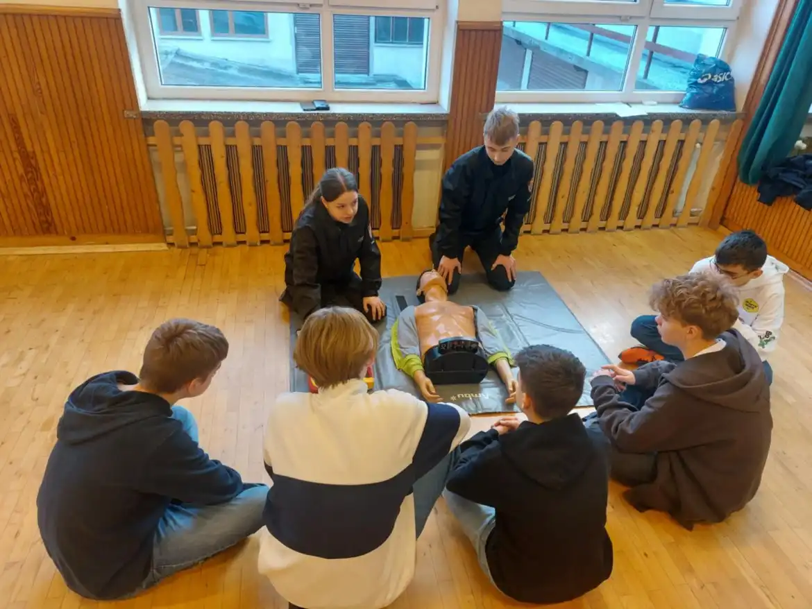 Listopad pełen sukcesów w Marcinkowicach. Młodzież w akcji