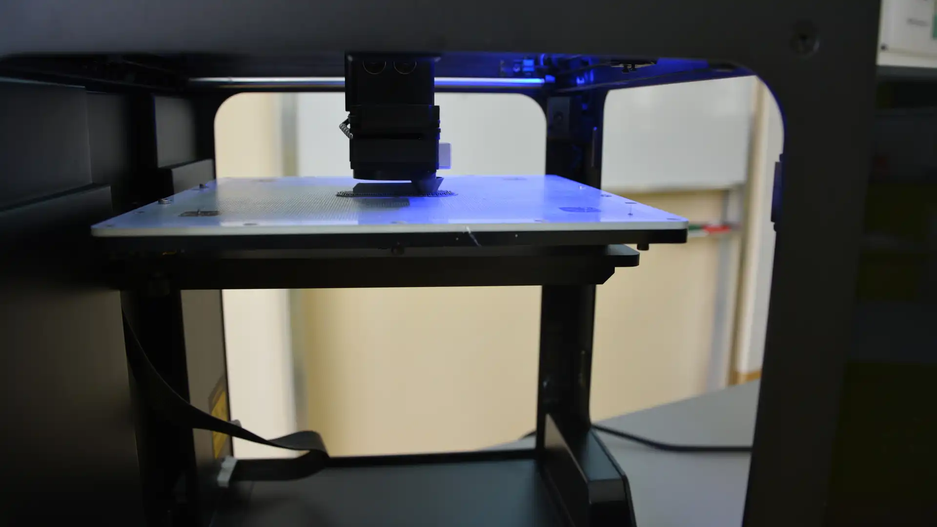 W Szkole Podstawowej w Wielogłowach jest nowa pracownia chemiczno-fizyczna