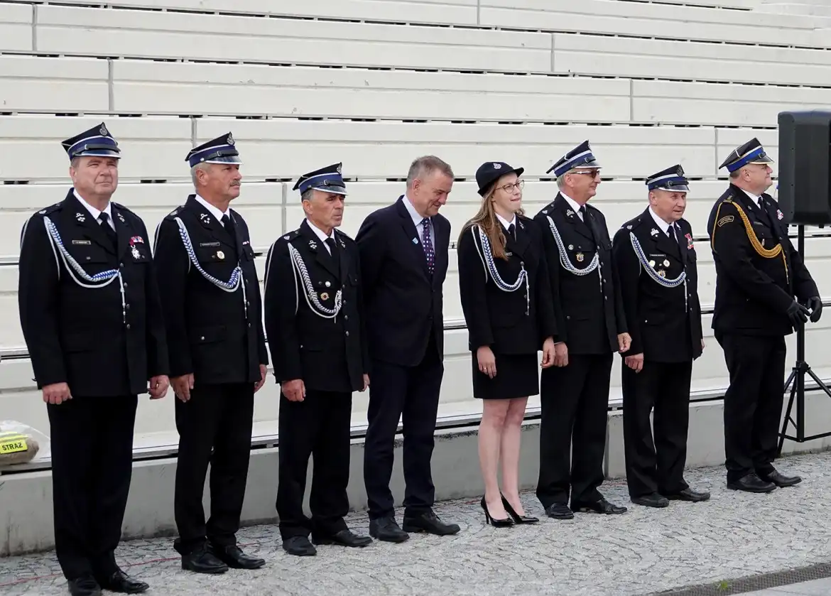 Strażacy ochotnicy z gminy Chełmiec z promesą na zakup sprzętu