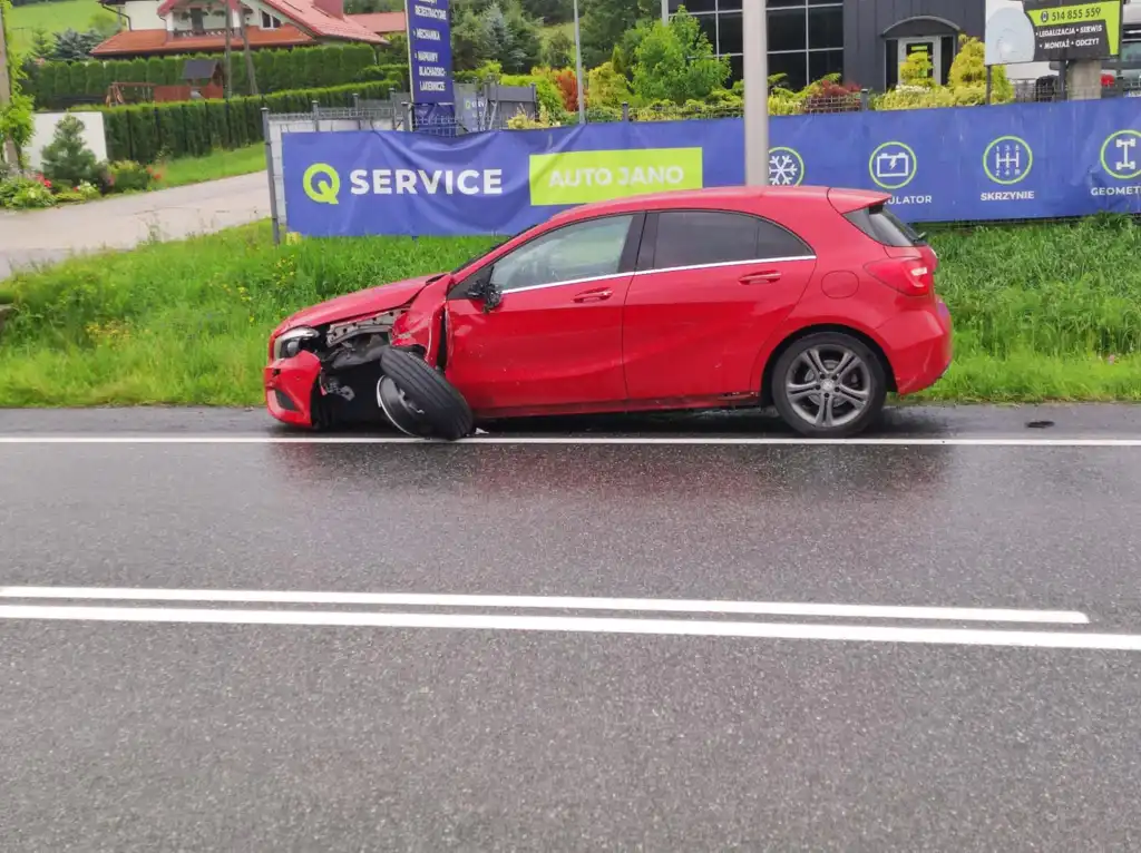 Wypadek na DK75. Dwie załogi OSP, JRG i ZRM w akcji