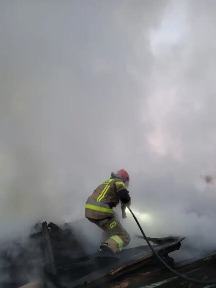 Pożar w Szczawniku. Prawdopodobną przyczyną podpalenie