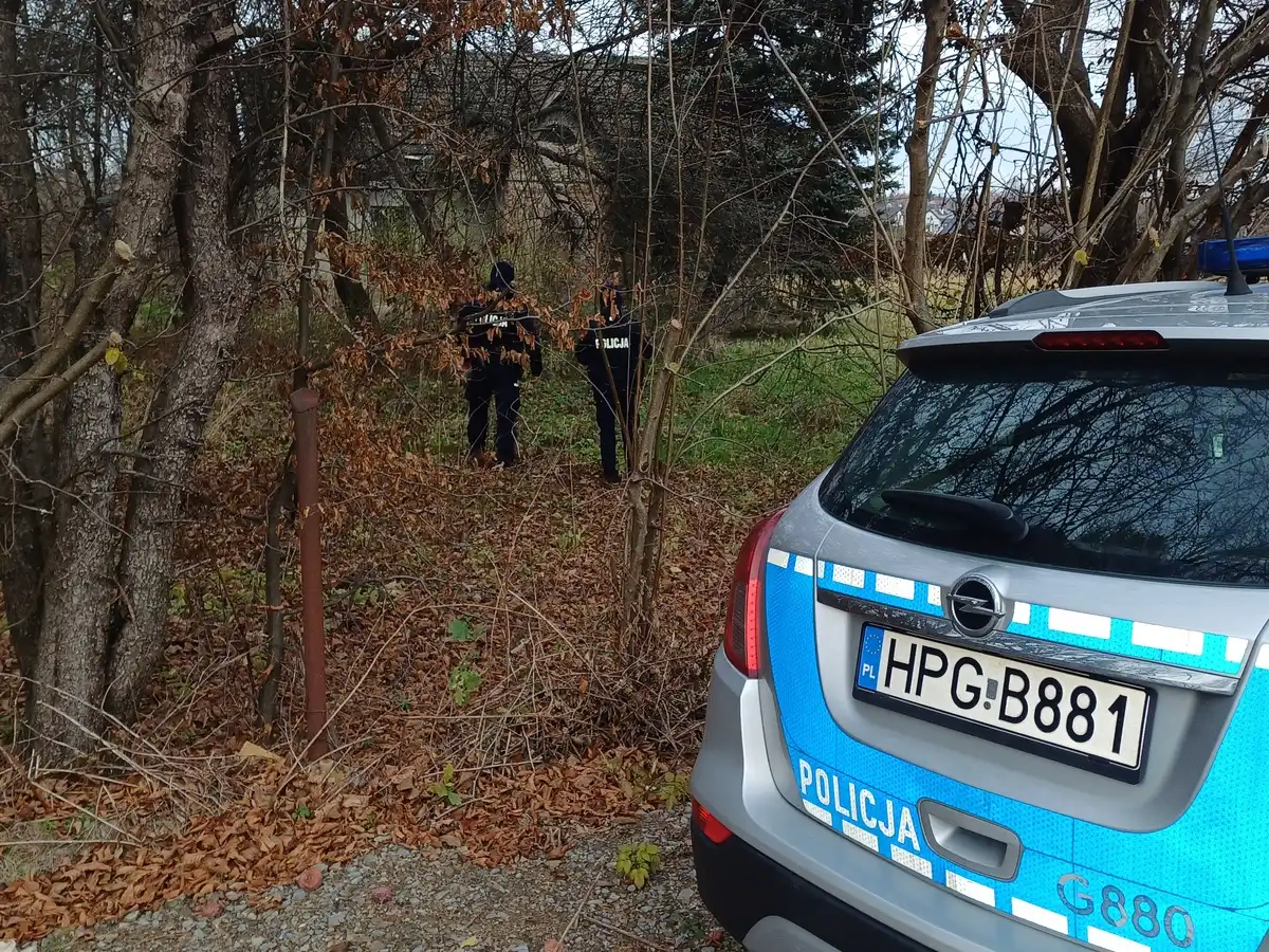 Policjanci z Gorlic uratowali życie 91-latki. Szybka reakcja zapobiegła tragedii