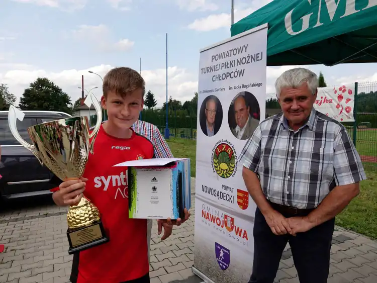 W Nawojowej odbył się XIV Powiatowy Turniej Piłki Nożnej Chłopców o Puchar Starosty Nowosądeckiego