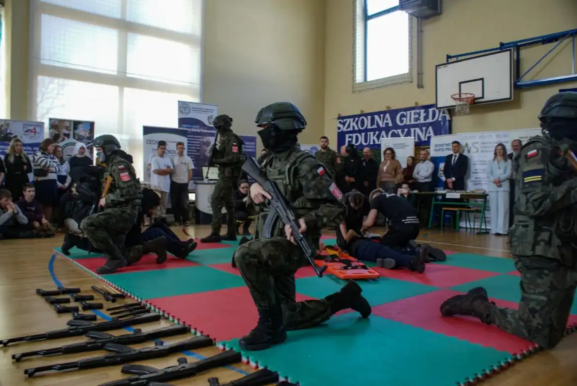 Pierwszy miesiąc nowego półrocza w Zespole Szkół w Marcinkowicach pełen sukcesów i pasji