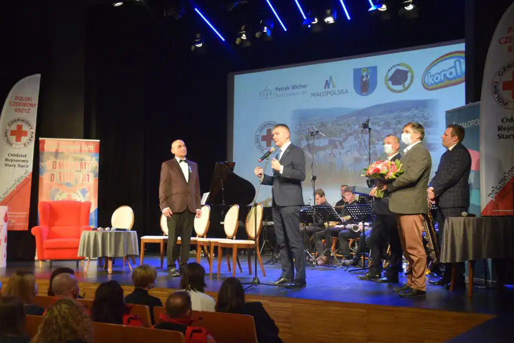 Andrzej Lis odznaczony Medalem Stulecia Odzyskanej Niepodległości. W Starym Sączu odbył się benefis honorowego krwiodawcy