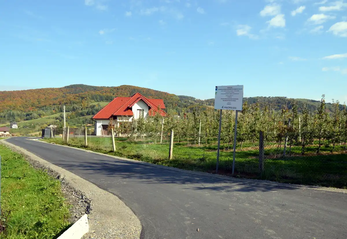 W Gminie Łososina Dolna kolejne odcinki dróg zmodernizowane