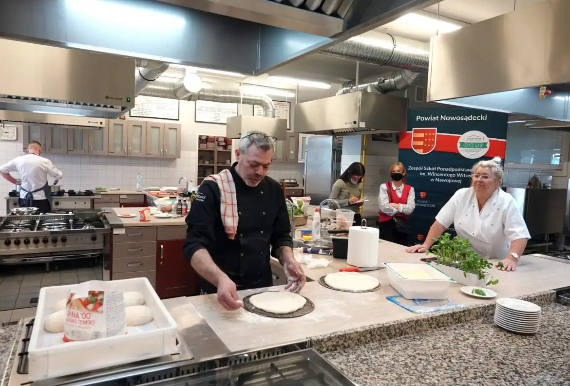 Włoska uczta w ZSP w Nawojowej