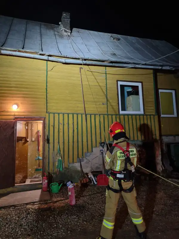 Pożar w budynku jednorodzinnym w Mochnaczce Wyżnej