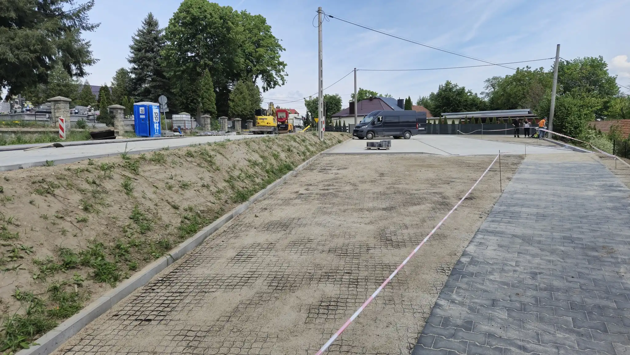 Nowy parking przy cmentarzu w Starym Sączu prawie gotowy