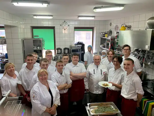 Uczniowie ZS w Nawojowej poznają kuchnię kaszubską