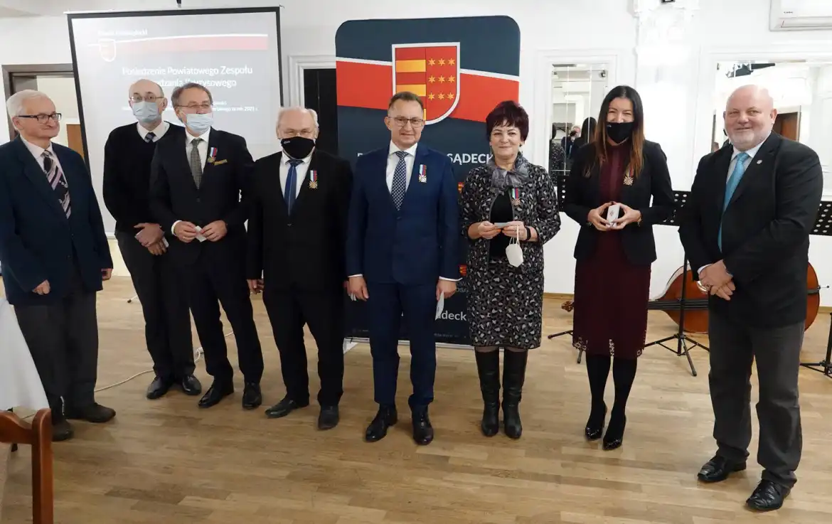 Stoją na straży bezpieczeństwa mieszkańców powiatu nowosądeckiego. Starosta podziękował służbom za ich pracę