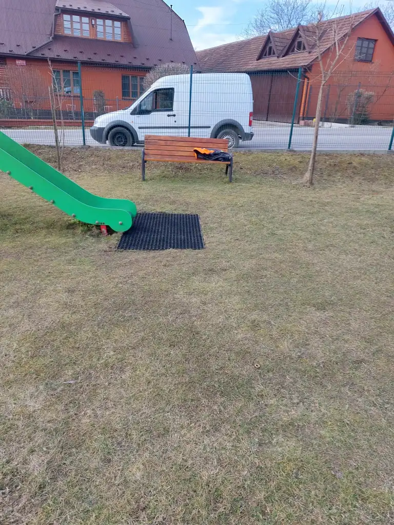 Stary Sącz: Świeżo wyremontowane place zabaw. Czas na zabawę