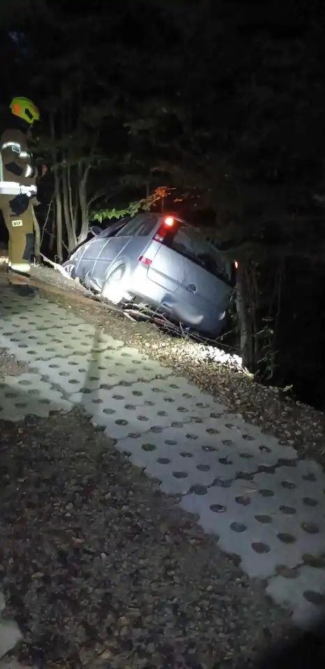 Strażacy mieli pełne ręce roboty. Wypadek w Łososinie Dolnej i Rytrze