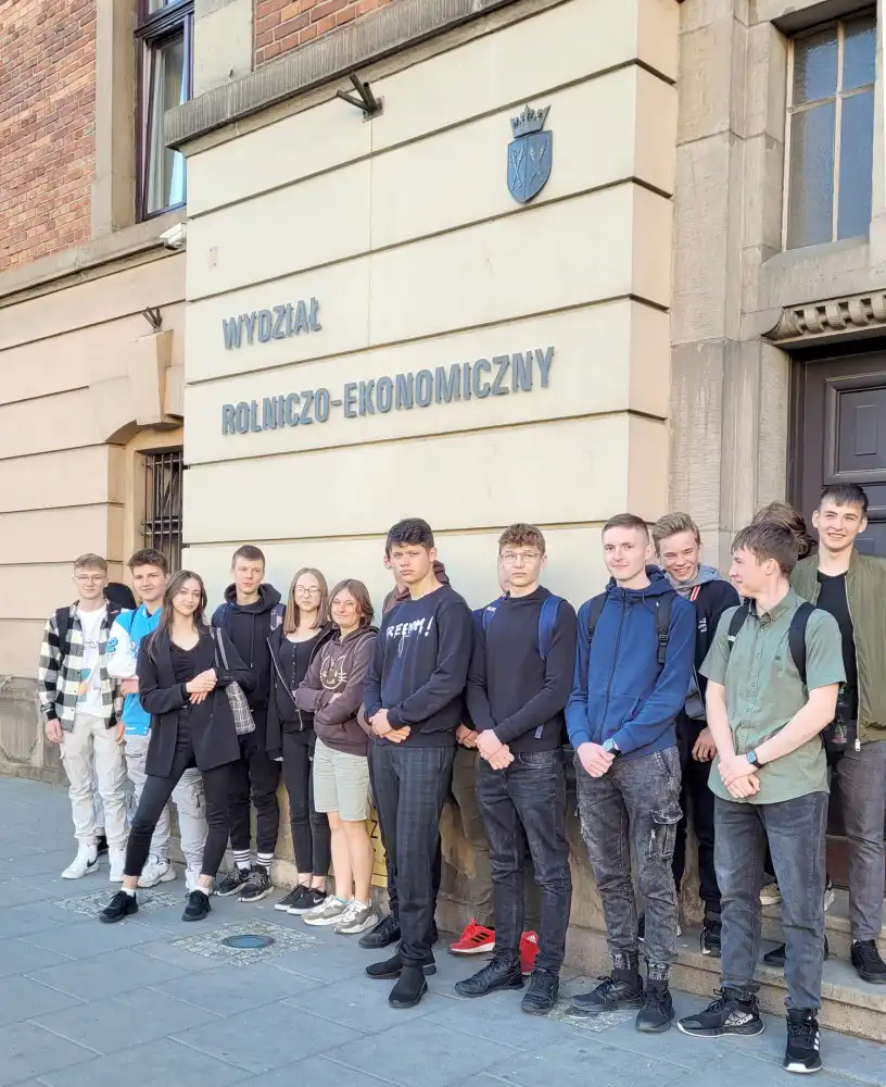 ZS w Starym Sączu: uczniowie uczestniczyli w zajęciach w jednej z krakowskich uczelni