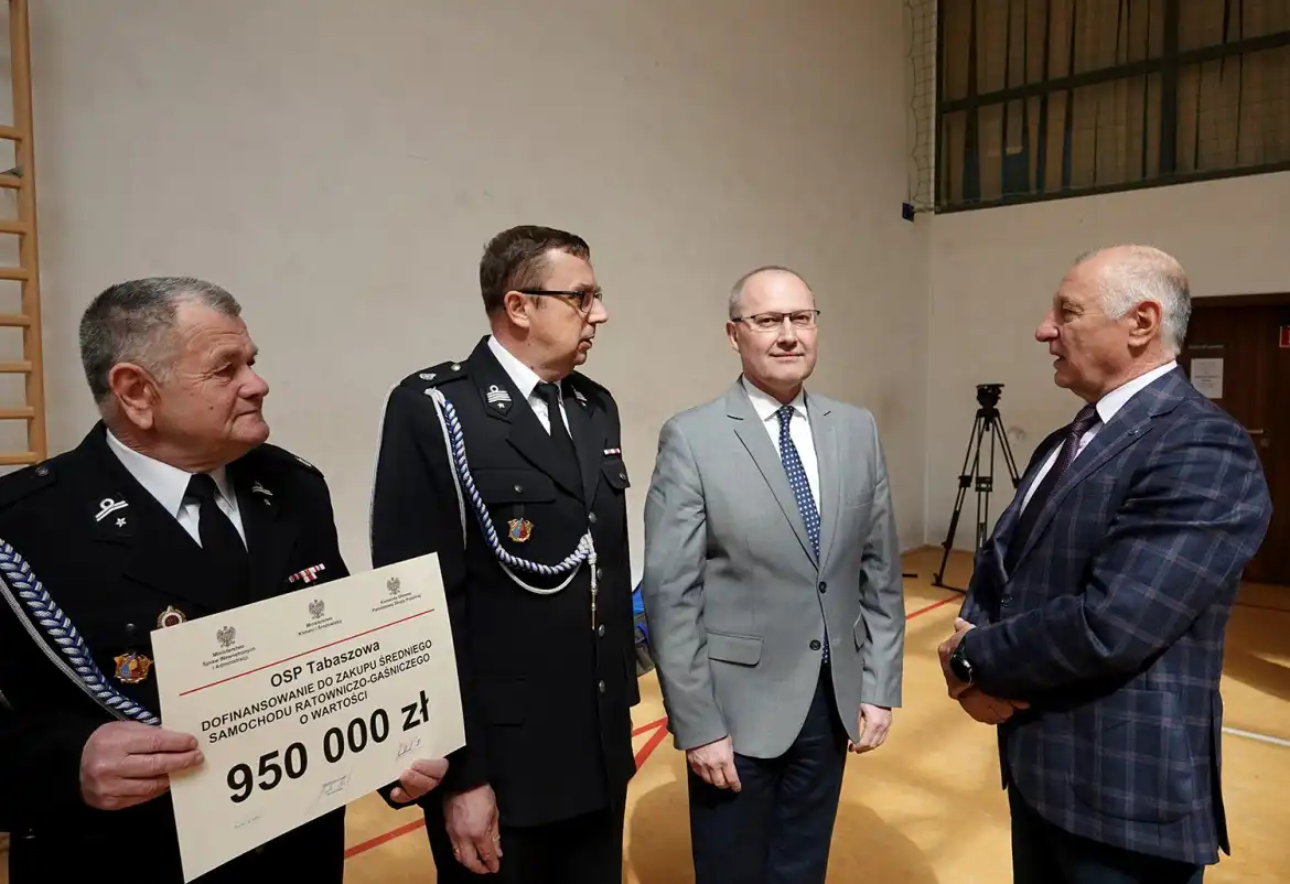 Jednostki OSP z Powiatu Nowosądeckiego i Gorlickiego z dofinasowaniem do zakupu wozów strażackich