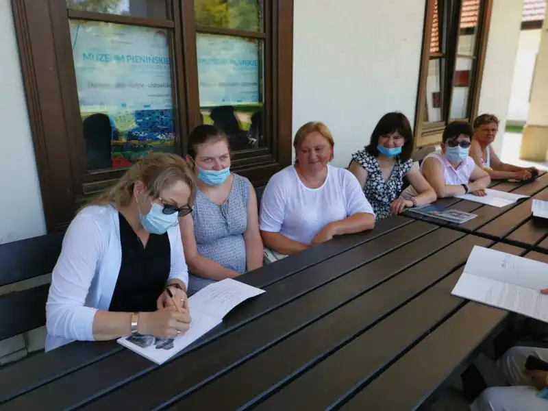 Międzynarodowa wystawa prac inspirowanych twórczością Nikifora i Violi Berki w Miasteczku Galicyjskim