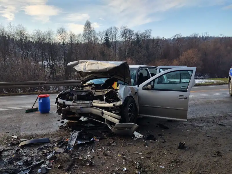 Wypadek w Nowym Sączu. Cztery osoby poszkodowane