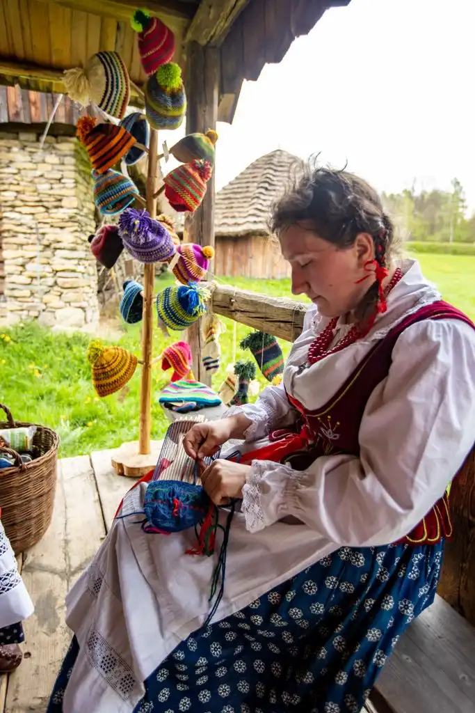 Rękawice furmańskie w sądeckim skansenie