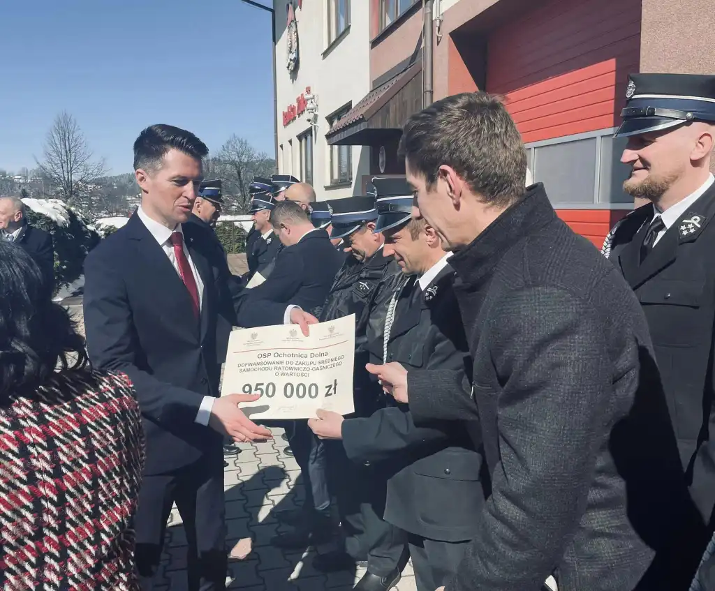 Jednostki OSP z powiatów nowotarskiego, limanowskiego i tatrzańskiego z dofinansowaniem na zakup pojazdów ratowniczo-gaśniczych