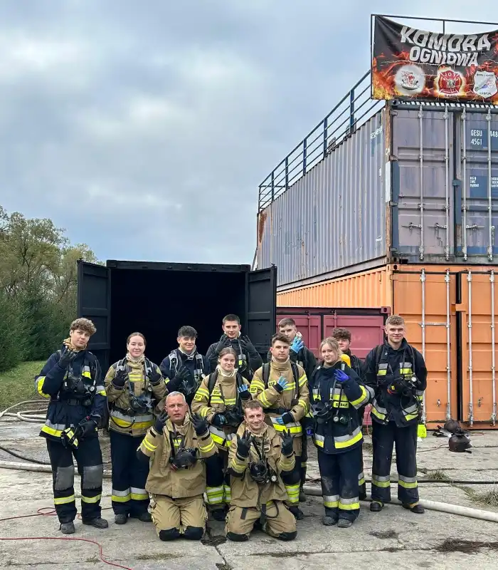 Z komory ogniowej na tor przeszkód. Kursanci OSP w akcji!