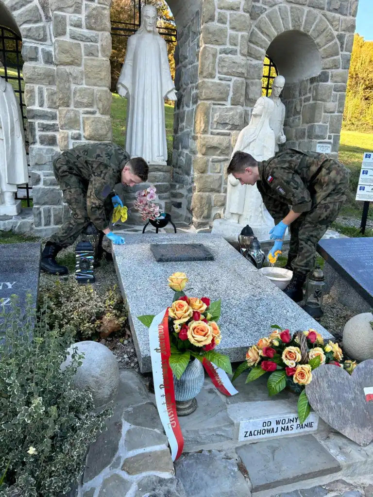 Tymbarscy Strzelcy upamiętniają poległych żołnierzy w ramach akcji „Mundurowa Pamięć”