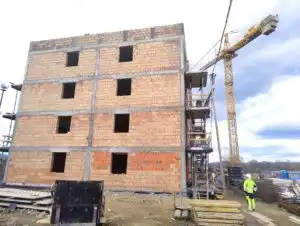 Trwa budowa nowoczesnych bloków z mieszkaniami w Starym Sączu