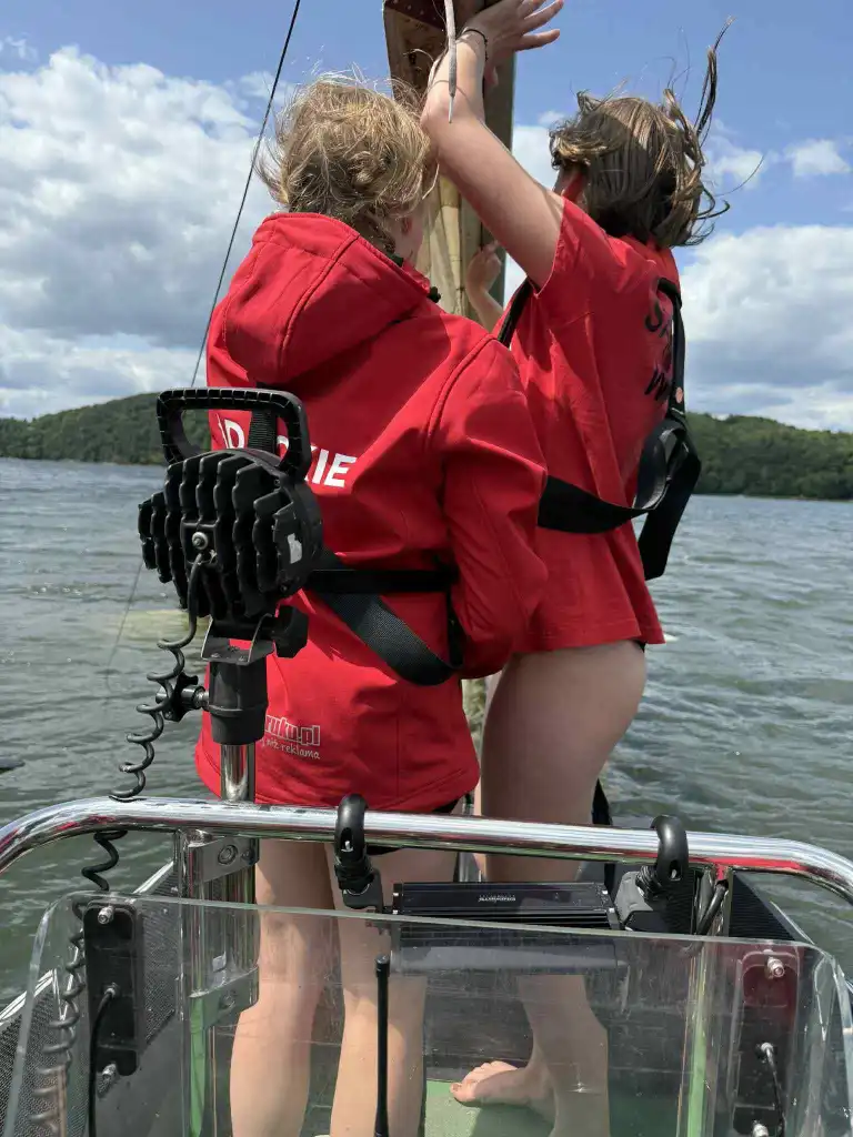 Awaria śruby i wywrotka żaglówki. Sądeckie WOPR w akcji