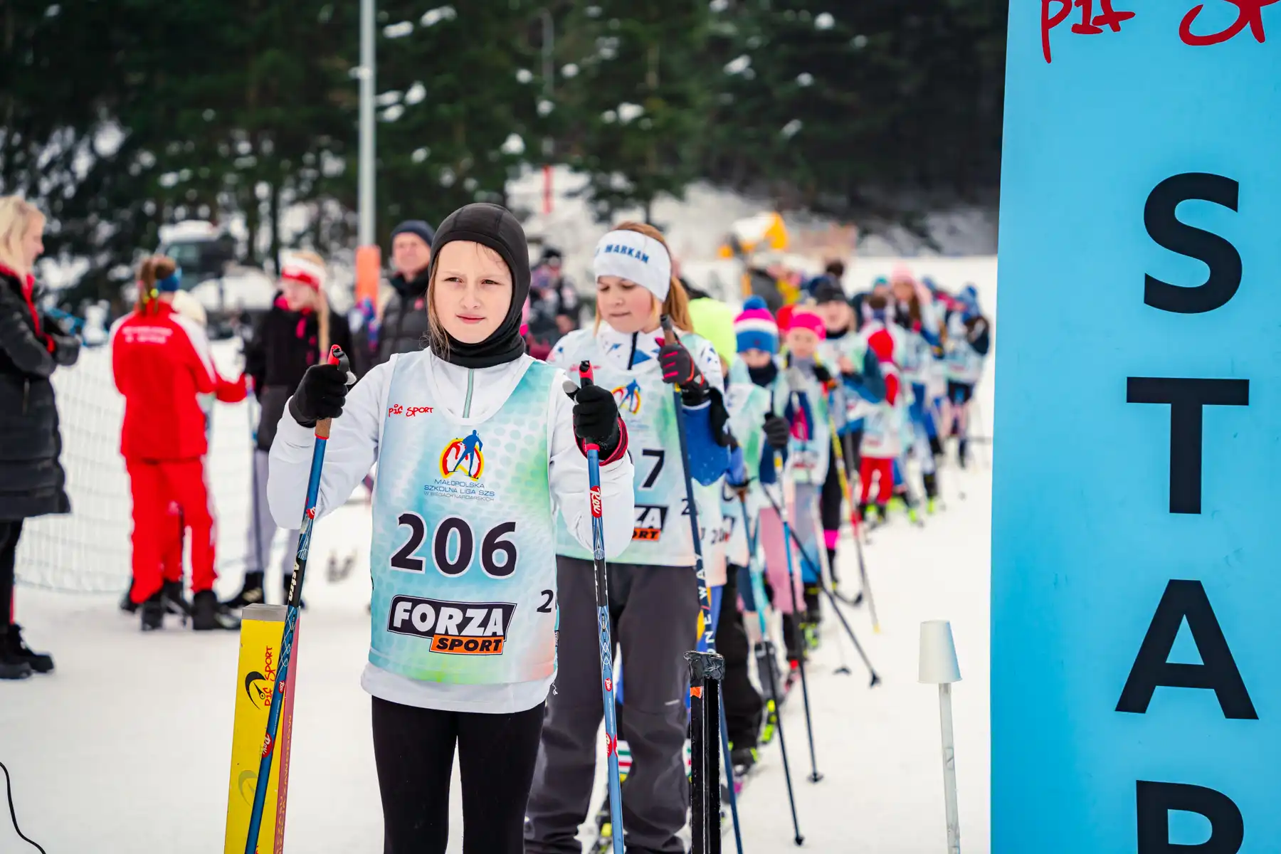 Zimowe emocje na trasach Ptaszkowej. 4. edycja Ligi Małopolskiej w Biegach Narciarskich