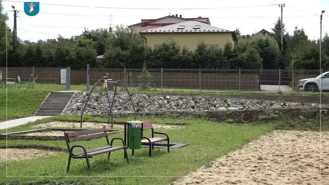 Zakończyła się modernizacja placu zabaw na osiedlu Poręba Mała