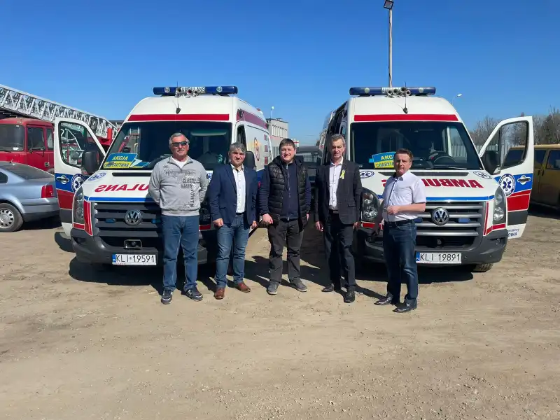 Dwie karetki z limanowskiego szpitala trafiły do miasta Stryj na Ukrainie