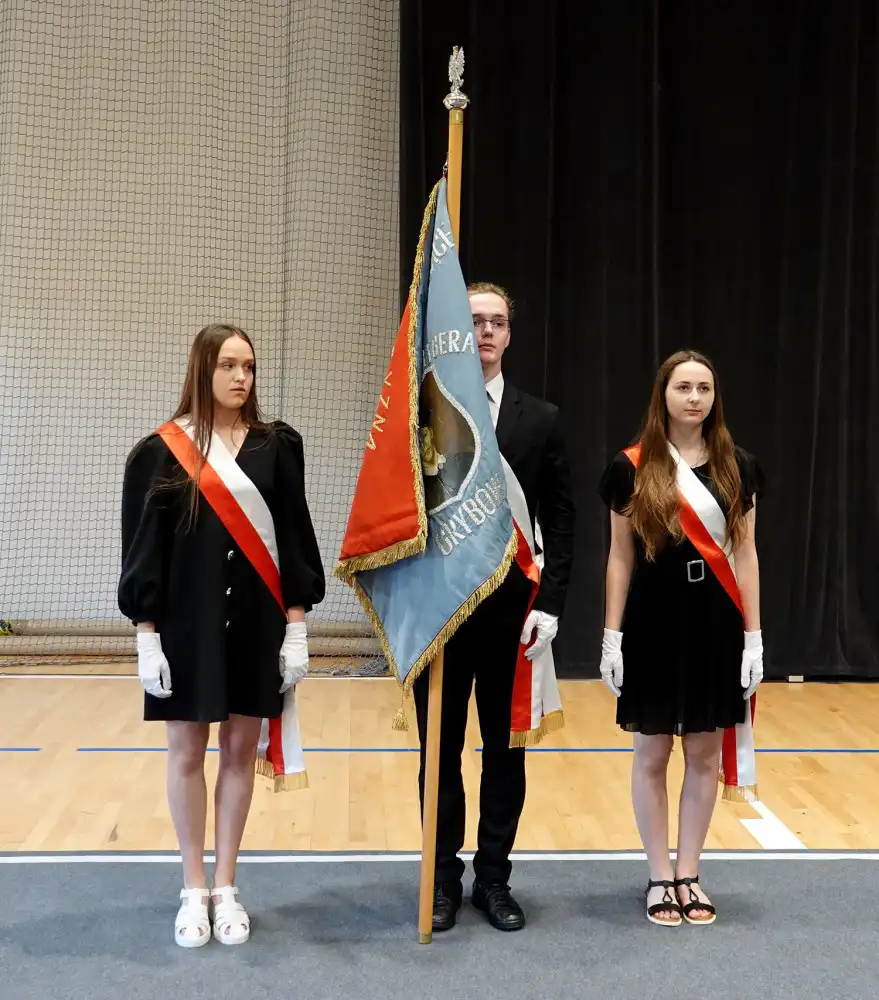 W szkołach powiatowych odbyło się uroczyste zakończenie roku szkolnego