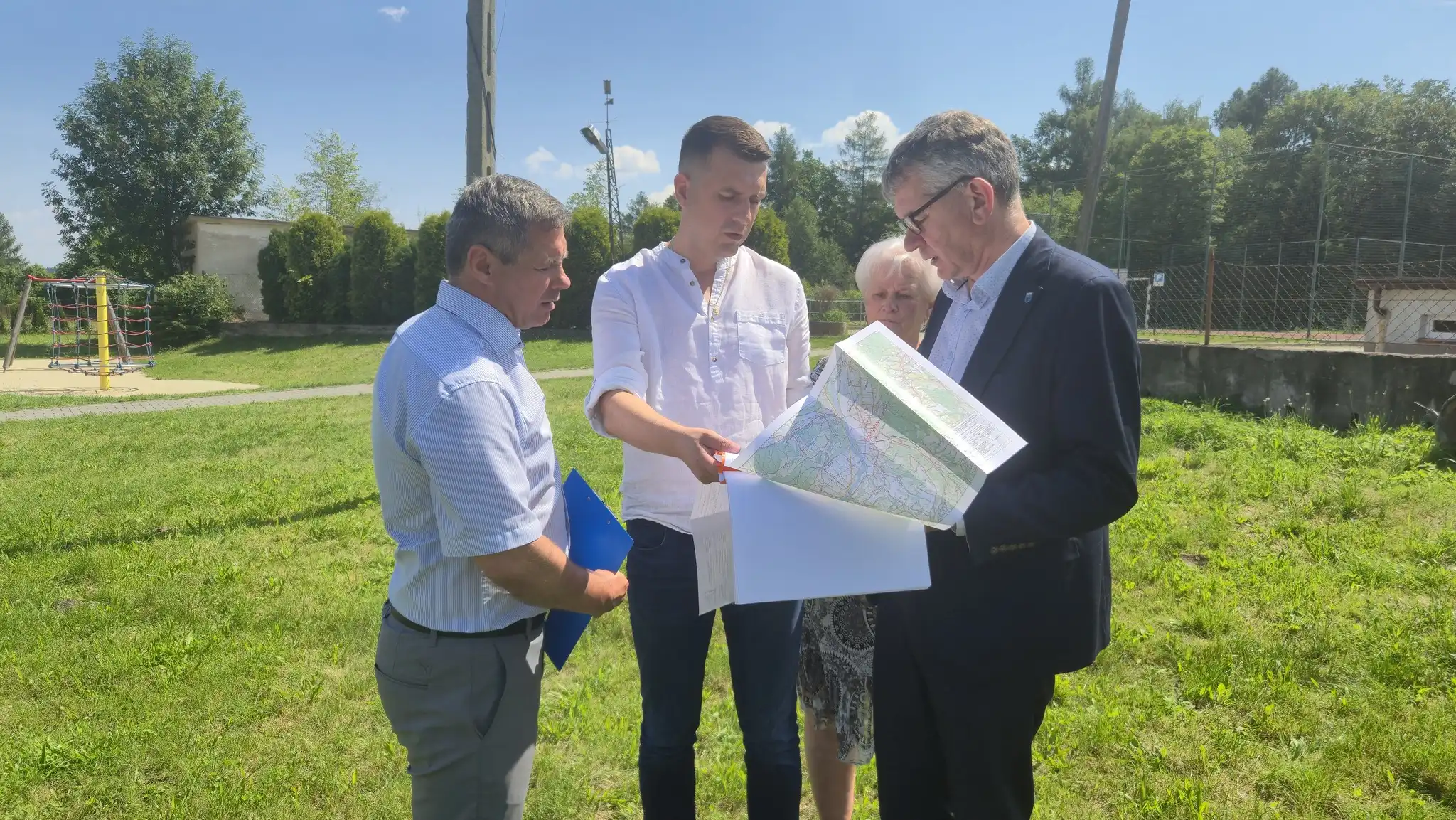 10 nowych miejsc postojowych przy szkole. Wkrótce start budowy