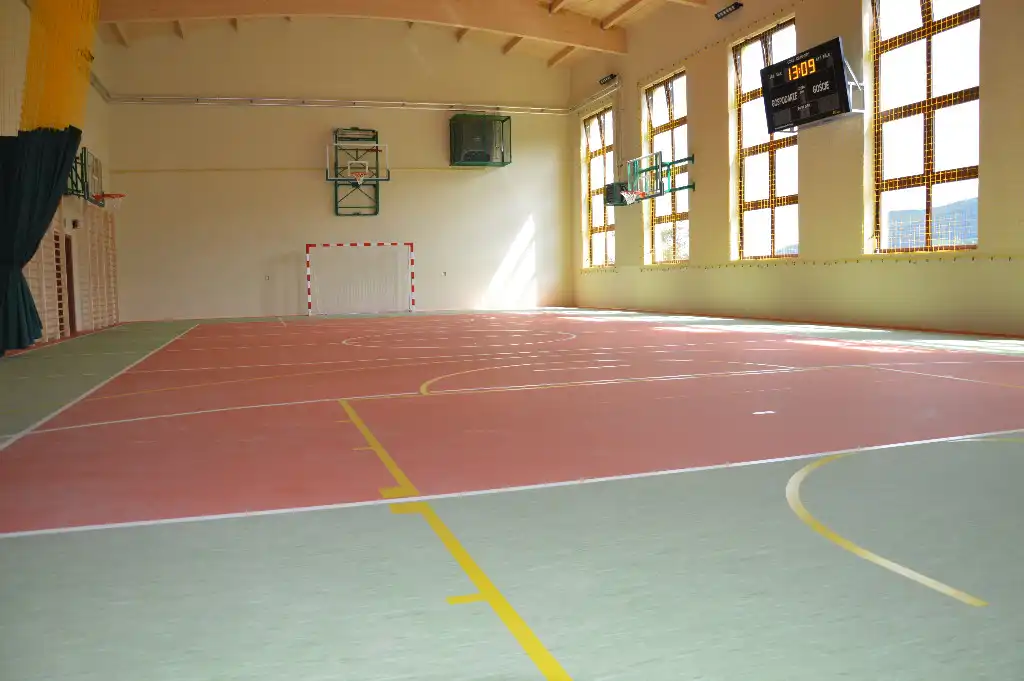 Uczniowie Szkoły Podstawowej w Rojówce mają nową salę gimnastyczną