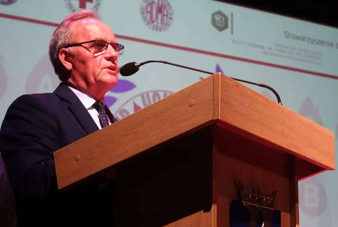 Sztandar HDK 'ADMA' w Grybowie poświęcony. Wyróżnienia dla krwiodawców