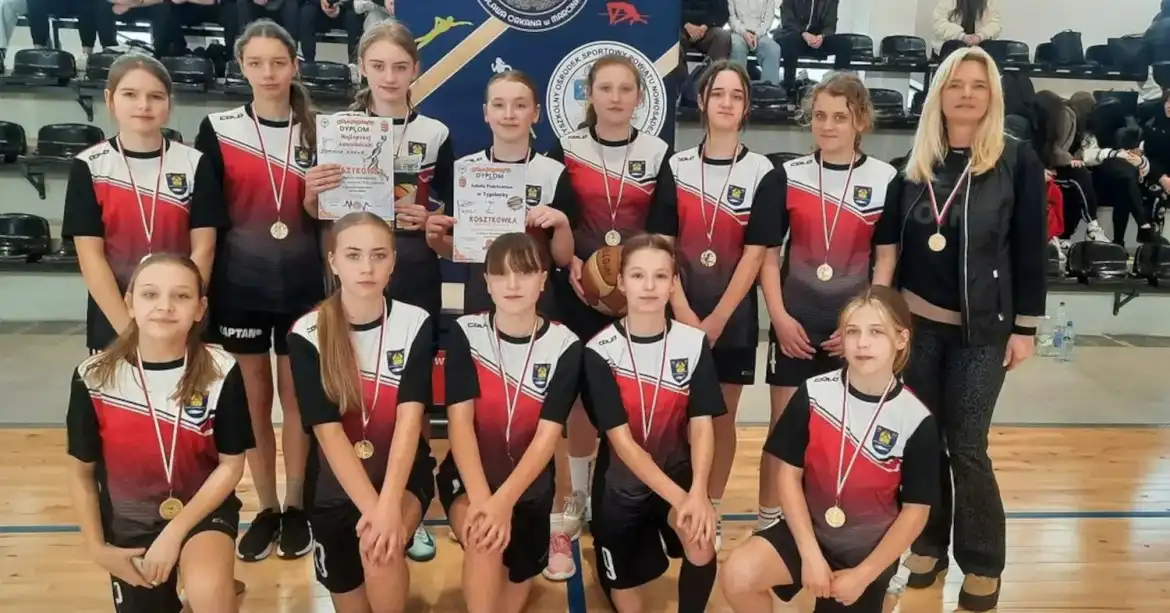 Pierwszy miesiąc nowego półrocza w Zespole Szkół w Marcinkowicach pełen sukcesów i pasji