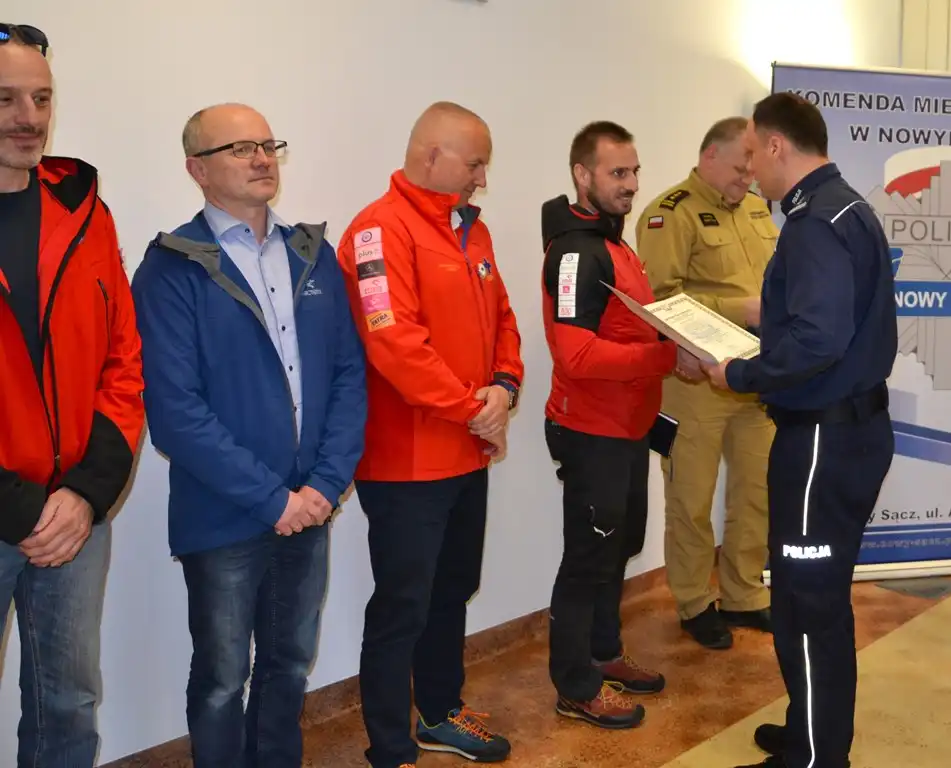 Sądecczyzna: Poszukiwali osób zaginionych. Za zaangażowanie podziękował im Komendant