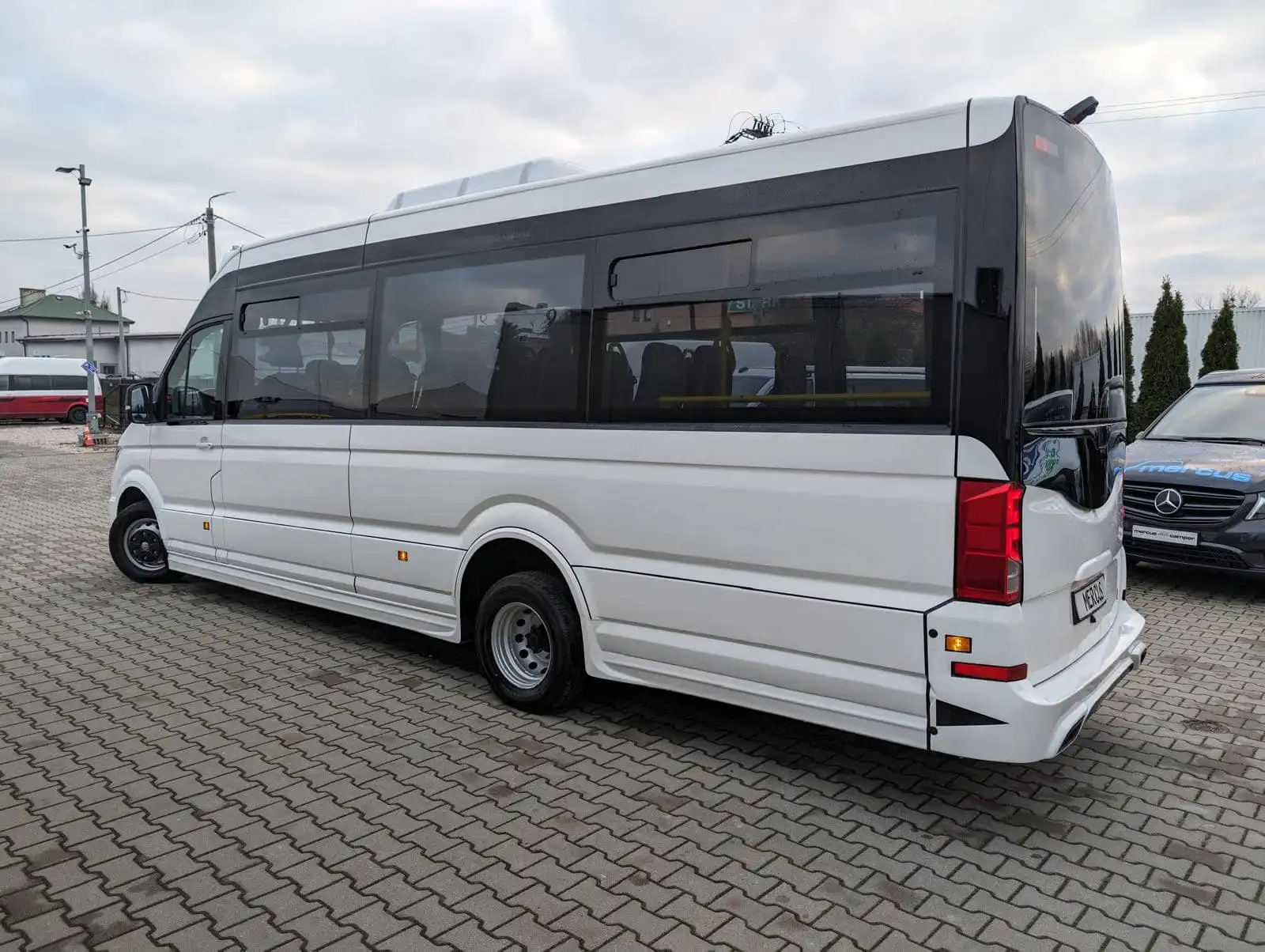 Nowoczesność na trasie Wola Kurowska – Nowy Sącz. Nowy autobus i zniżki dla seniorów