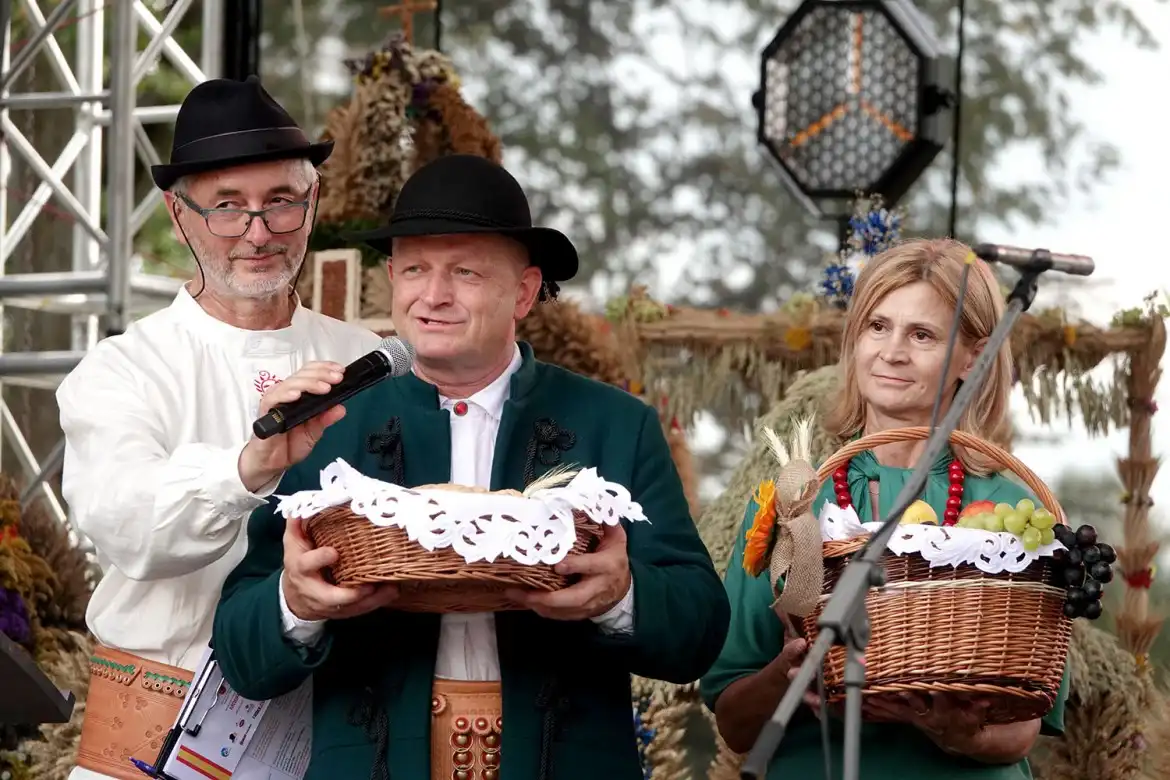 Barwne dożynki w Korzennej przyciągnęły tłumy