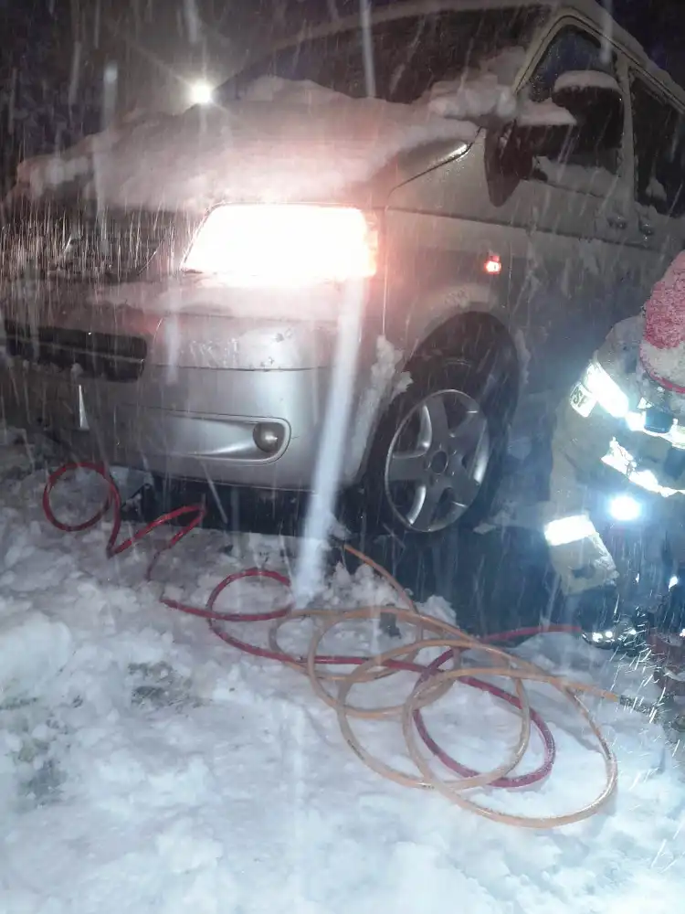 Sądecczyzna: Weekendowy atak zimy. Interweniowali strażacy