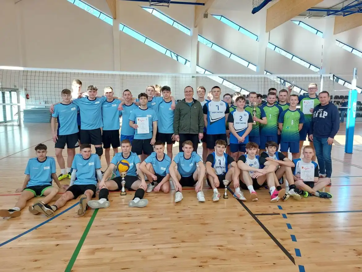 Uczniowie z ZSZ w Grybowie najlepsi w siatkówce