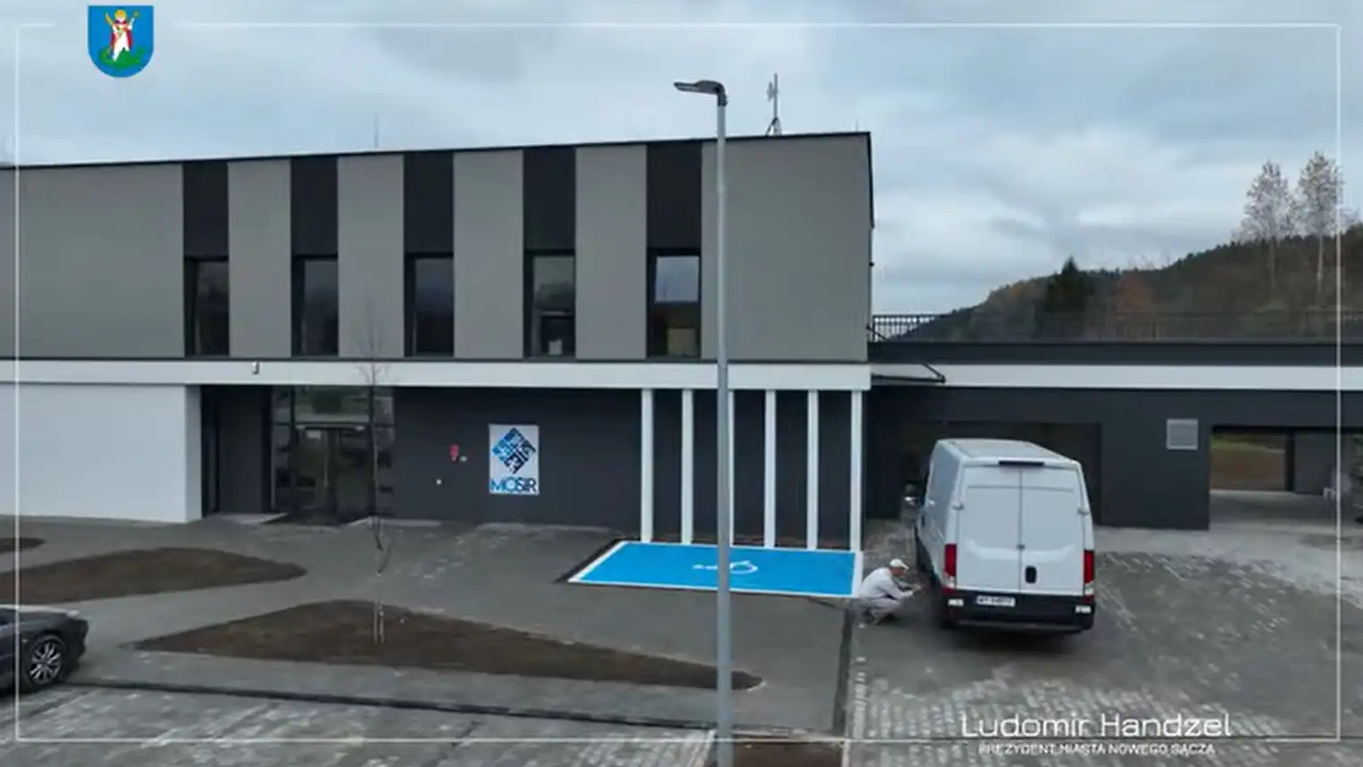 Oświetlone, pełnowymiarowe boisko na Zawadzie – gotowe do gry