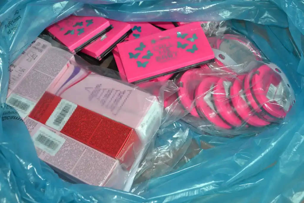 Okradały sklepy w sądeckich galeriach handlowych. Są już w rękach policji