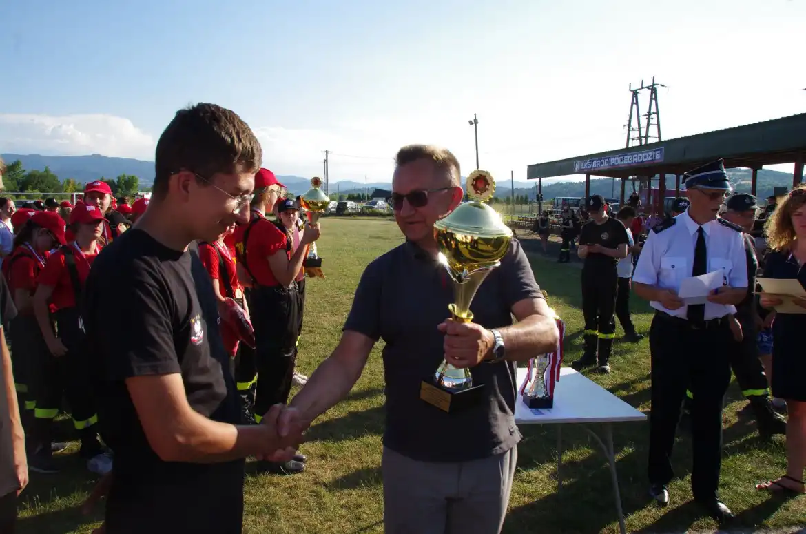 VIII Powiatowe Zawody Sportowo-Pożarnicze w Podegrodziu