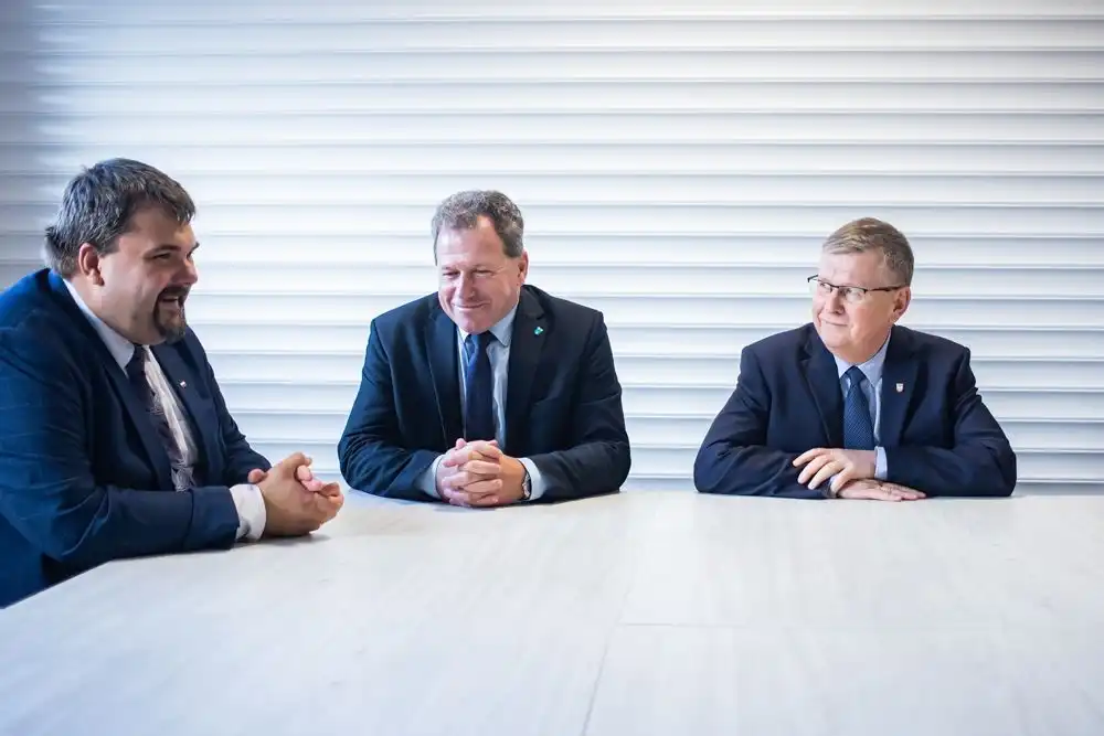 Marszałek Witold Kozłowski wizytował podgorlicką gminę Moszczenica