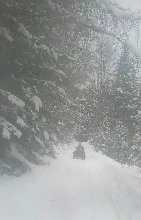 Obidza: Strażacy pomogli ratownikom medycznym w dotarciu do chorej kobiety